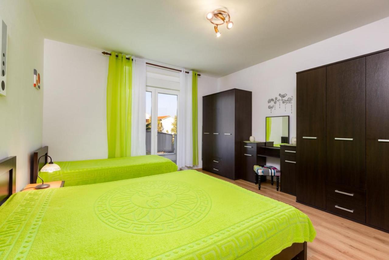 Apartamento Apartman Volaric Krk Town Exterior foto